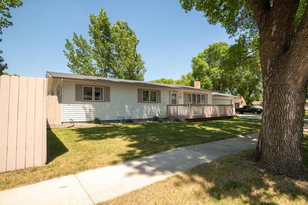 101 35 AVE N, Fargo, ND 58102