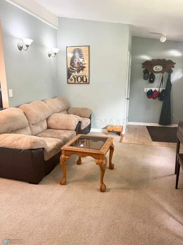 617 CEDAR LN, Moorhead, MN 56560