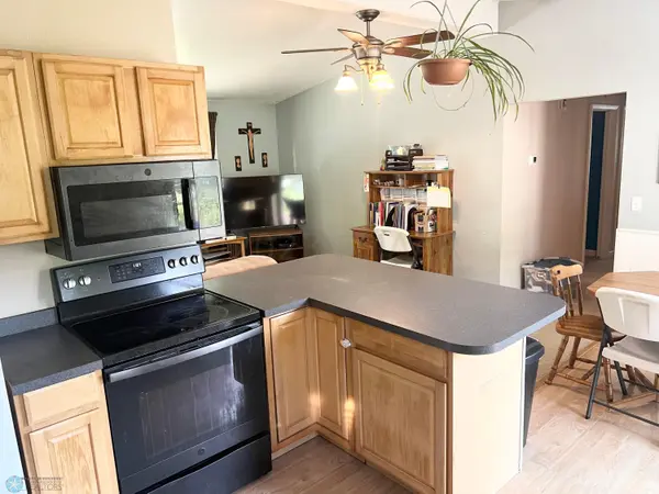 617 CEDAR LN, Moorhead, MN 56560