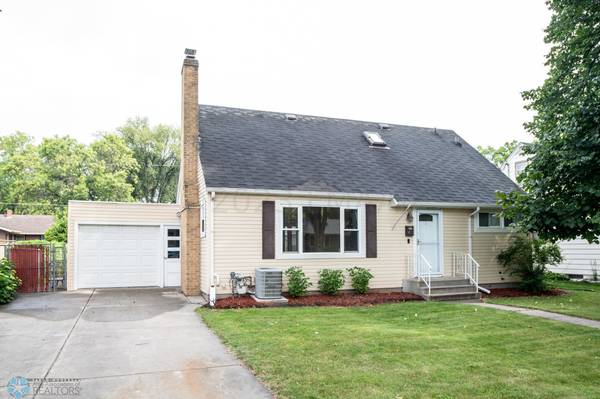 413 20 AVE N, Fargo, ND 58102