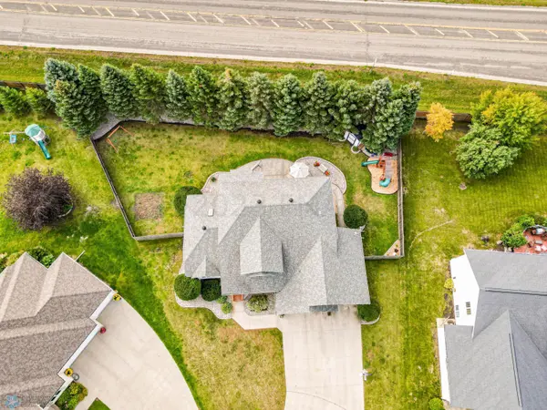 3513 WESTMOOR CIR, Moorhead, MN 56560