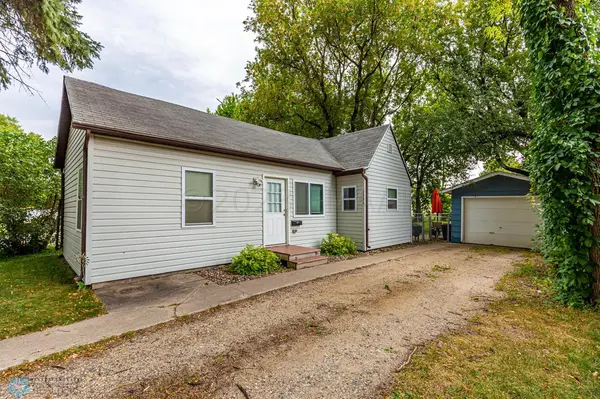 1326 14 1/2 ST S, Fargo, ND 58103
