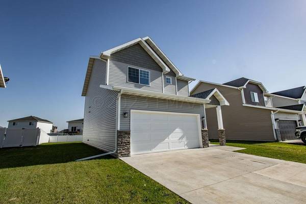 5529 8 ST W, West Fargo, ND 58078