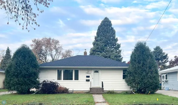 1903 6TH ST S, Moorhead, MN 56560