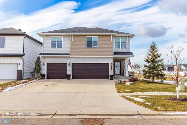 2106 11 ST W, West Fargo, ND 58078