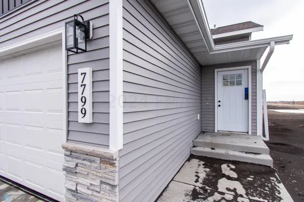 7799 CUB CREEK WAY, Horace, ND 58047