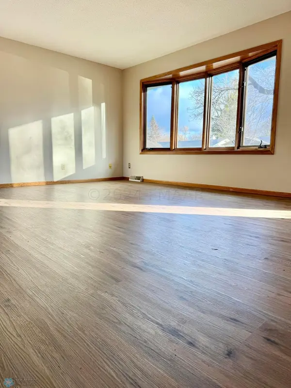 441 CEDAR LN, Moorhead, MN 56560