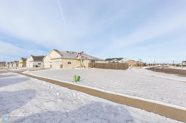 1124 43 AVE W, West Fargo, ND 58078