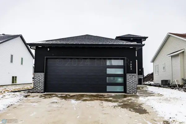 7883 LOST RIVER RD, Horace, ND 58047
