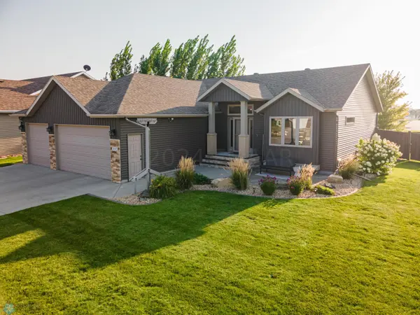 3102 6TH ST E, West Fargo, ND 58078