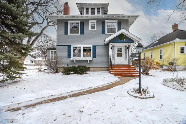1002 8 ST S, Fargo, ND 58103