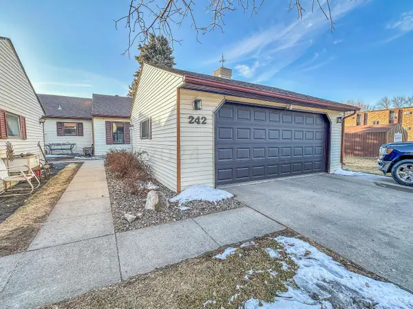 242 9 AVE S, Casselton, ND 58012