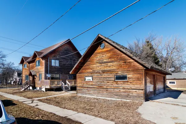 1221 9 AVE N, Fargo, ND 58102