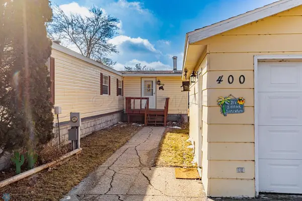 400 11 AVE NW, West Fargo, ND 58078