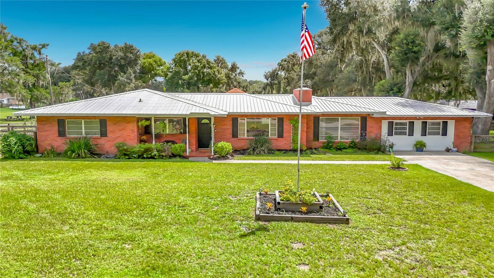 1644 W SOCRUM LOOP RD, Lakeland