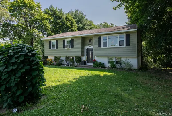 10 Lakeview CT, Poughkeepsie, NY 12603