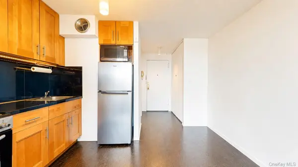 150-38 Union TPKE #8D, Flushing, NY 11367