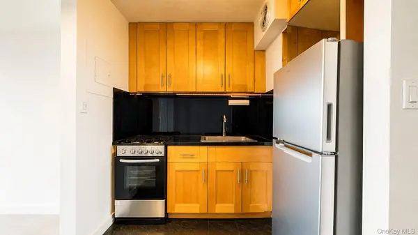 150-38 Union TPKE #8D, Flushing, NY 11367