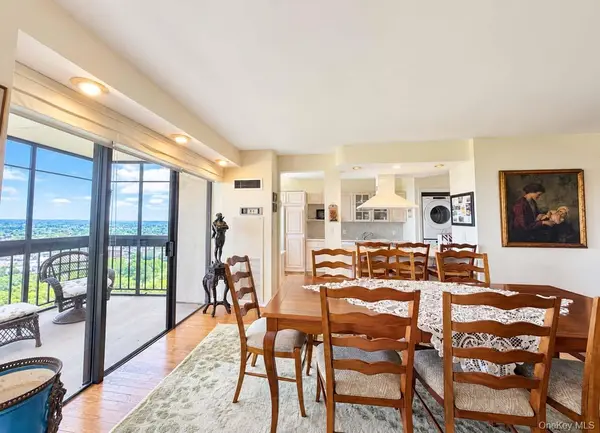 27010 Grand Central Pkwy #18E, Floral Park, NY 11005