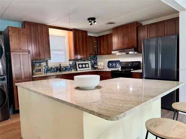 9790 66TH ST N #100, Pinellas Park, FL 33782