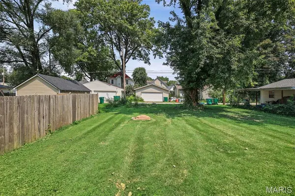 506 E Washington ST, O'fallon, IL 62269
