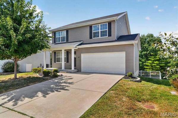 677 Vista Conn DR, St Louis, MO 63125