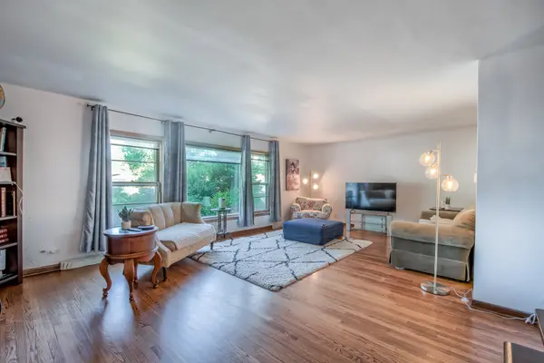1034 Forest RD, La Grange Park, IL 60526