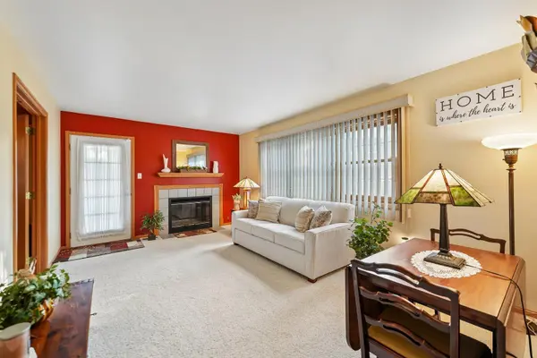 9957 N Cambridge DR, Mokena, IL 60448