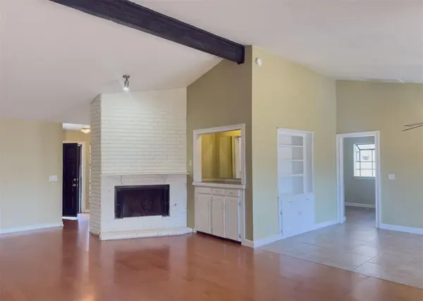 812 Countrywood LN, Edmond, OK 73012