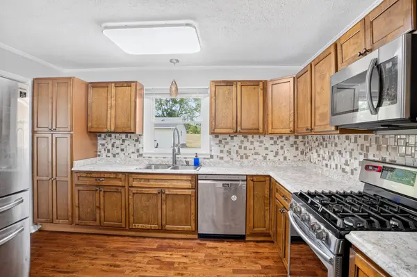 910 Sanderson Dr, Hopkinsville, KY 42240
