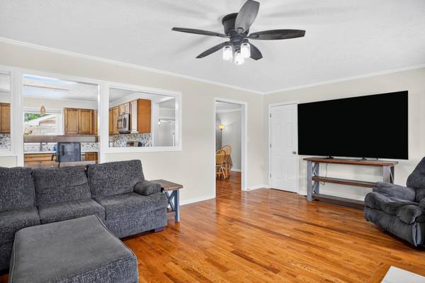 910 Sanderson Dr, Hopkinsville, KY 42240
