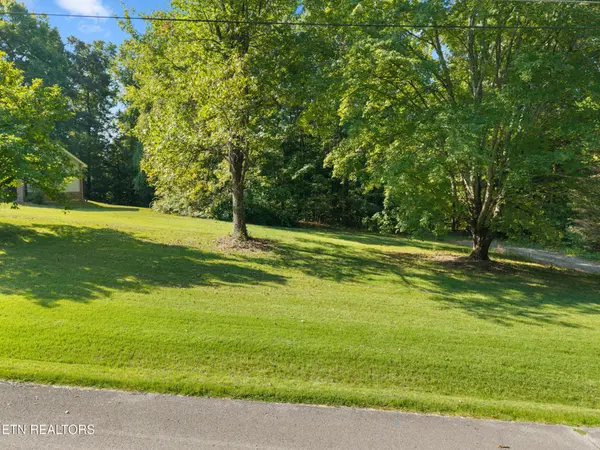 537 Bob White Drive, Loudon, TN 37774