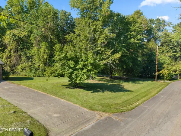 537 Bob White Drive, Loudon, TN 37774