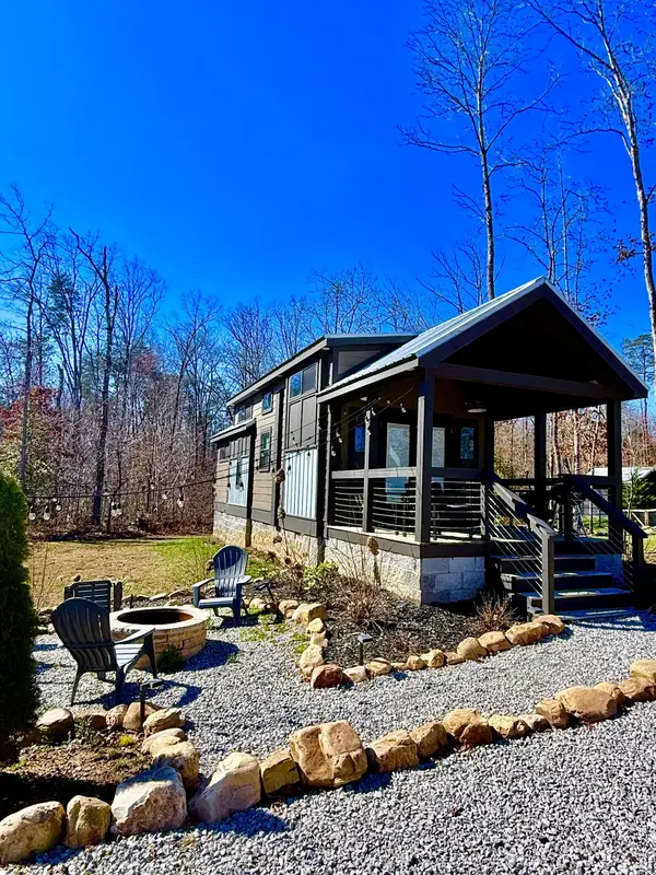 122 Hemlock Cv, Tracy City, TN 37387