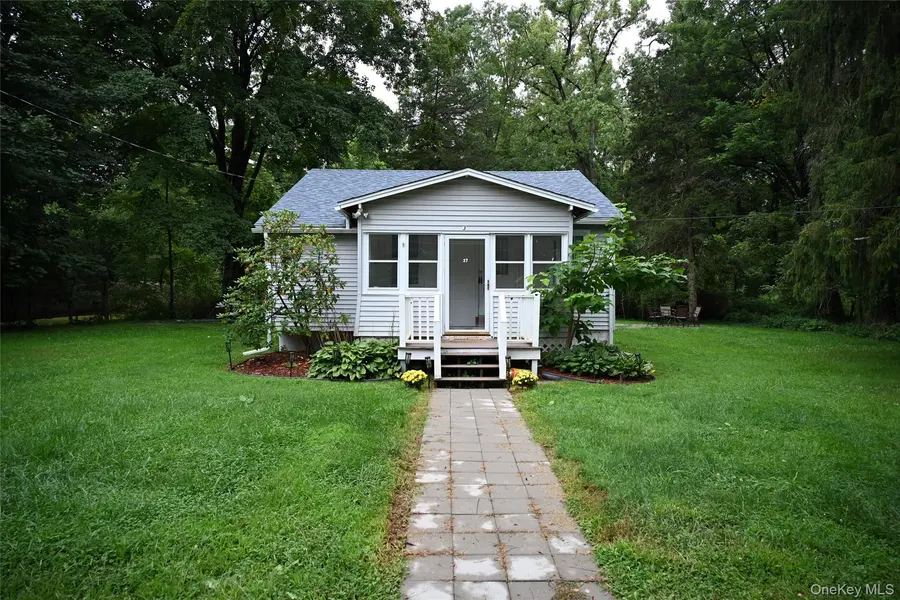 37 Shady Creek RD, Pleasant Valley, NY 12569
