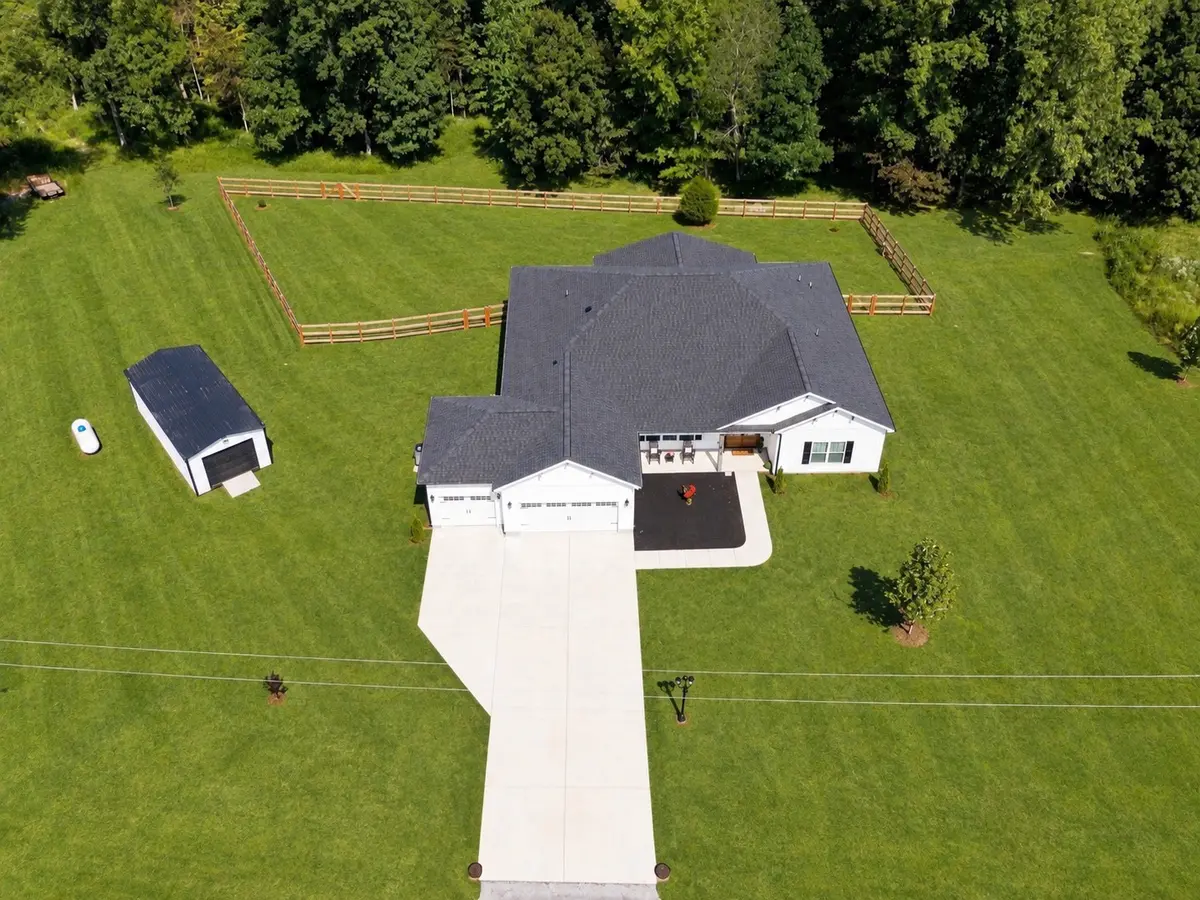 34516 Buckner Hills Rd, Bon Aqua, TN 37025