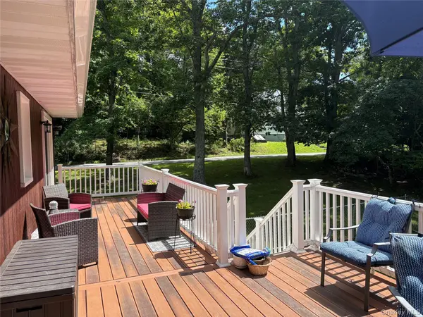 1 Walnut TRL, Wurtsboro, NY 12790