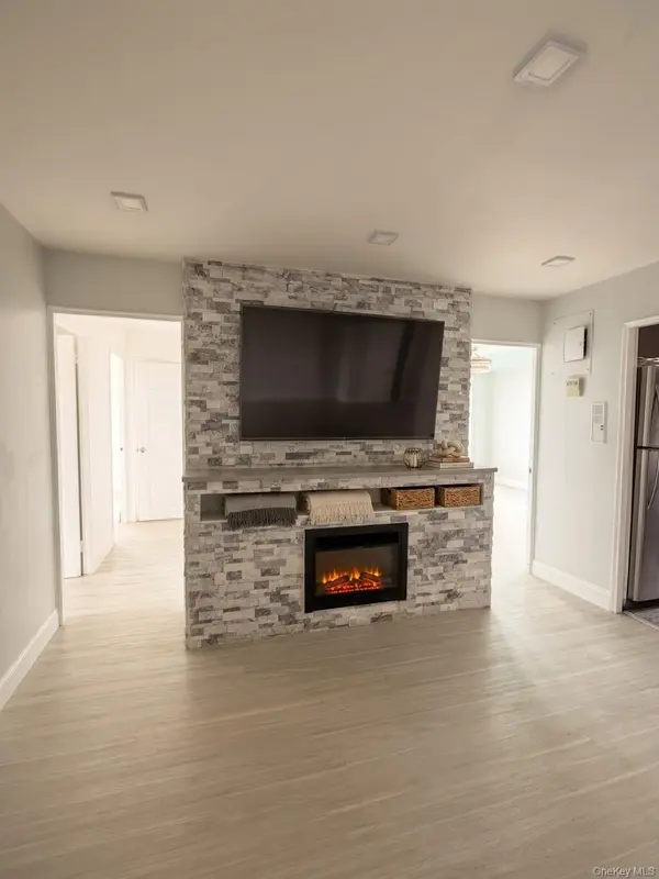61-25 98th Streets #17E, Rego Park, NY 11374