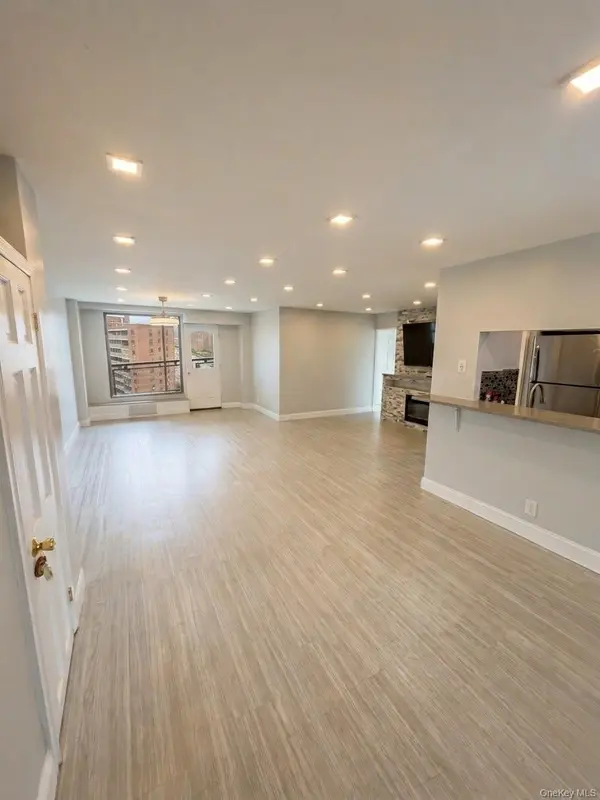 61-25 98th Streets #17E, Rego Park, NY 11374