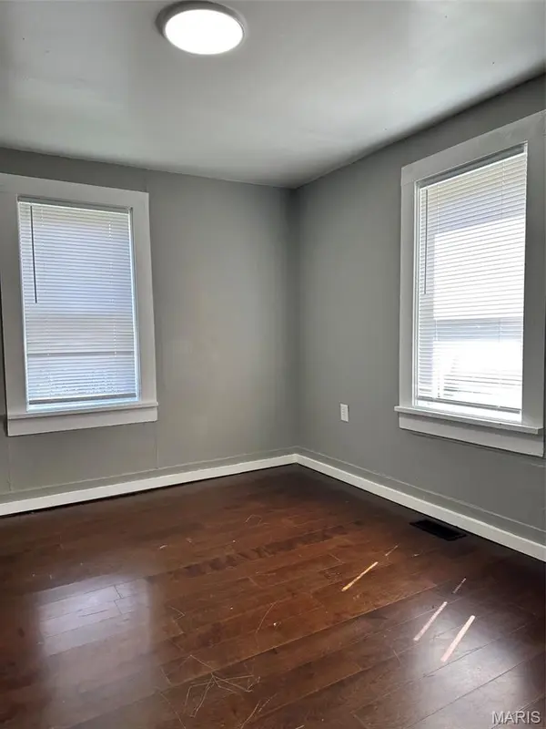 611 School AVE, Cuba, MO 65453