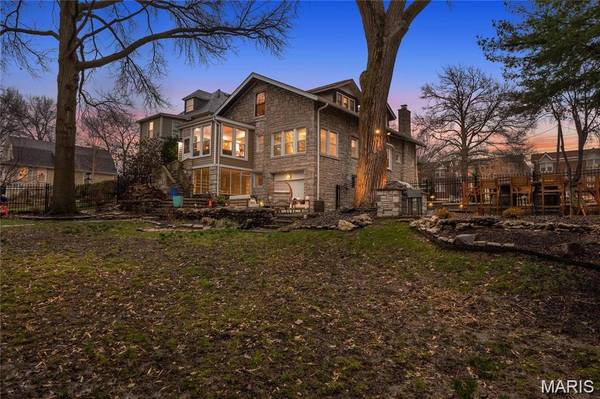 1507 McCausland AVE, St Louis, MO 63117
