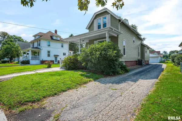 1048 BEECHER AVE, Galesburg, IL 61401