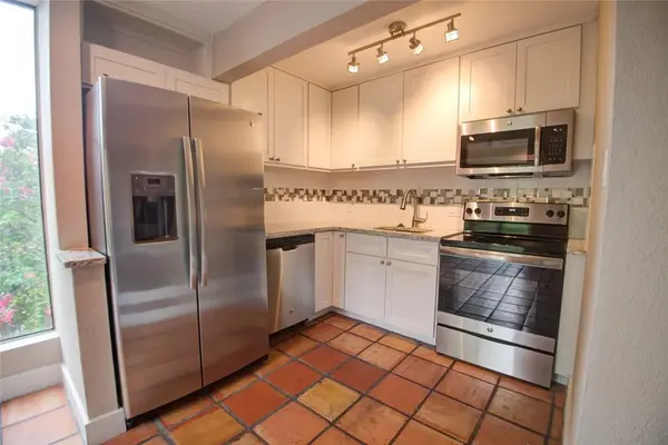 1306 Norwalk LN #201, Austin, TX 78703