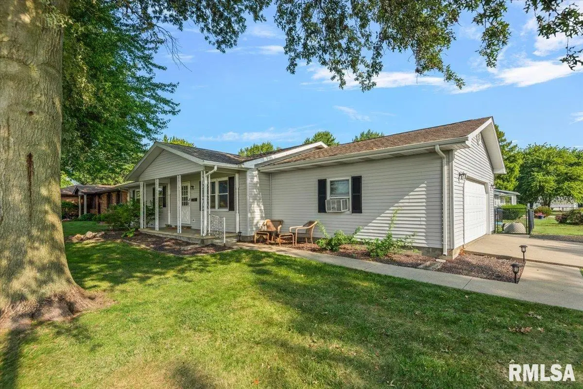 703 E HOLDEN ST, Virden, IL 62690