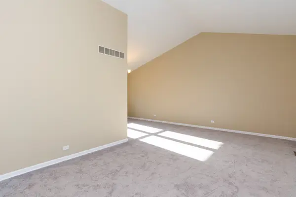 503 Farmhill CIR, Wauconda, IL 60084