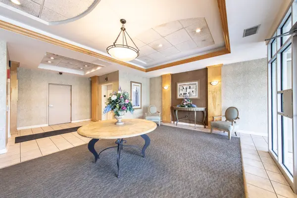 5555 N Cumberland AVE #507, Chicago, IL 60056