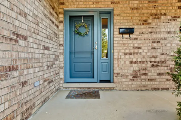 828 Poplar LN, Deerfield, IL 60015