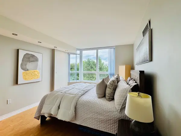 7601 Bathurst ST #402, Vaughan, ON L4J 4H5