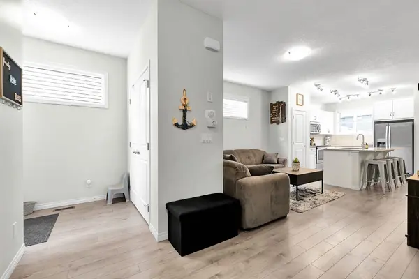40 Legacy Glen ST SE, Calgary, AB T2X 3E2
