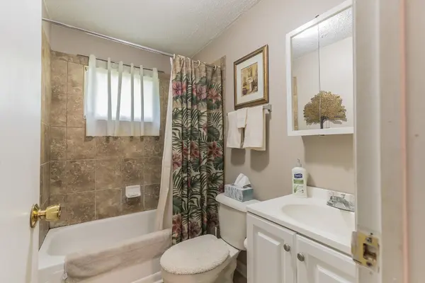 10591 Haegers Bend RD, Barrington Hills, IL 60010